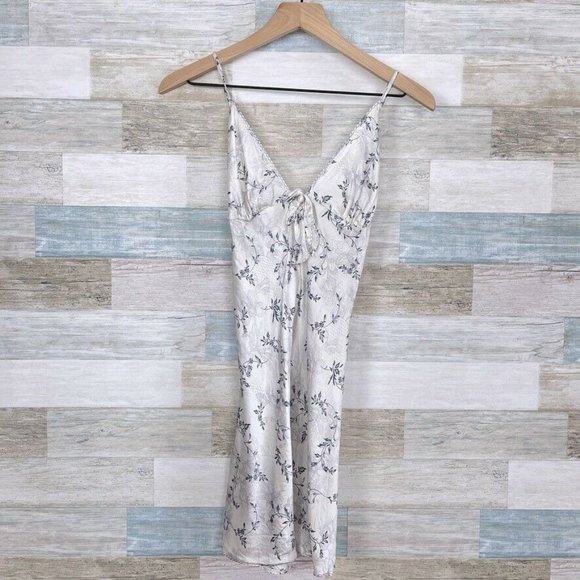 Victoria's Secret Other - Victorias Secret Silk Slip Camisole Night Dress White Blue Floral Womens Large